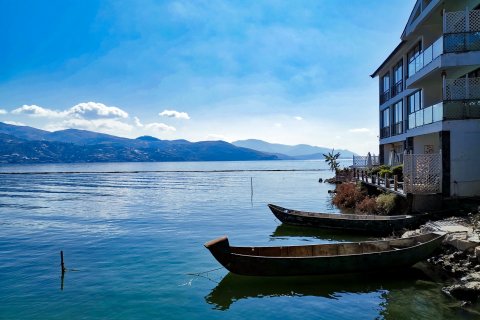 大理双廊半岛了了族亲水客栈