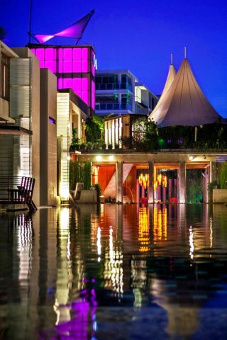 华欣阿尔弗里斯科露天海景度假酒店(Let's Sea Hua Hin Al Fresco Resort)