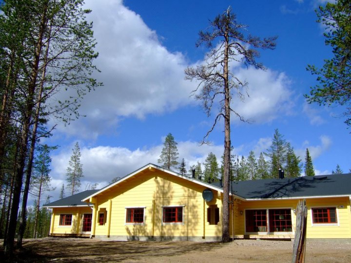 Sallainen Panvillage