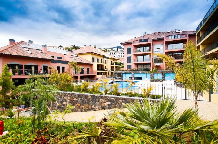 丰沙尔玛德瑞奢华别墅公寓(Madeira Luxury Villas Living Funchal)
