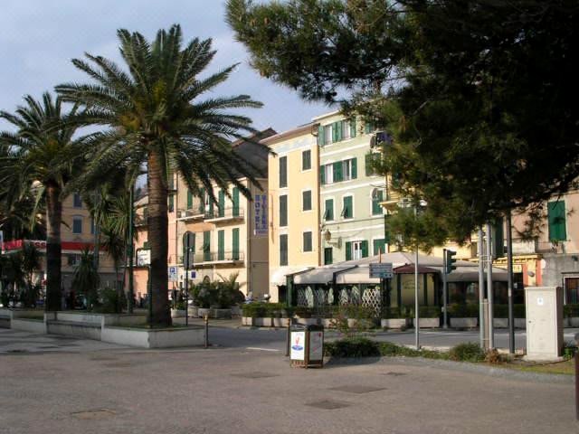 里维埃拉酒店(Hotel Riviera)
