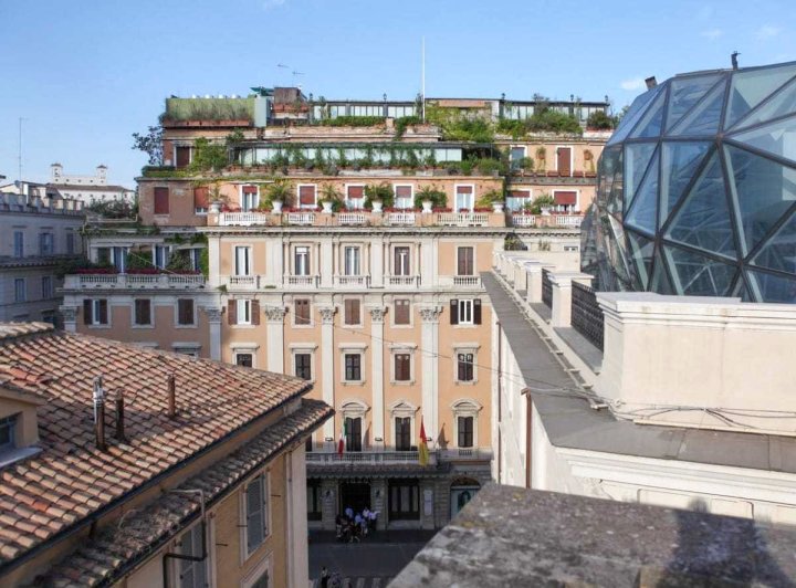 罗马阿普康多提豪华公寓(App Condotti Luxury Apartment in Rome)