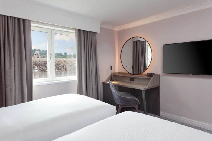 希尔顿巴斯逸林酒店(DoubleTree by Hilton Bath)