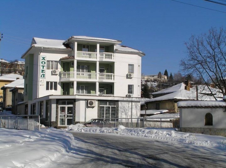 Karadzhovy Guest House