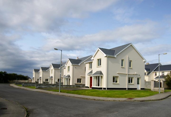 敦贝格度假屋(Doonbeg Holiday Homes)