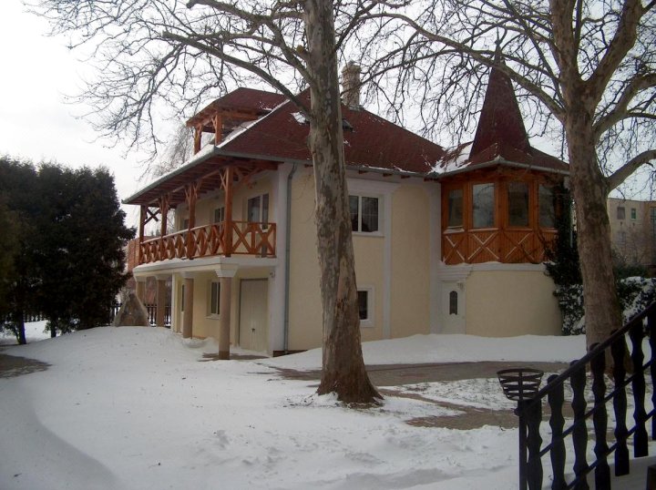 斯赞托别墅(Szántó Villa)