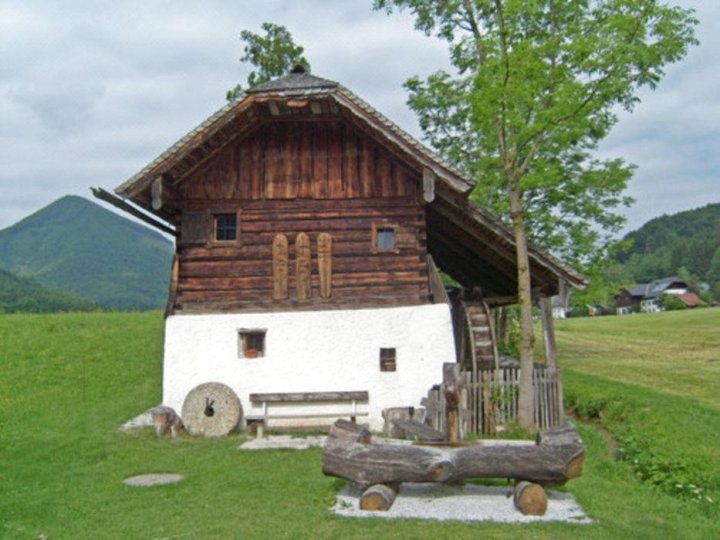 霍勒巴赫公寓(Haus Höllbacher)