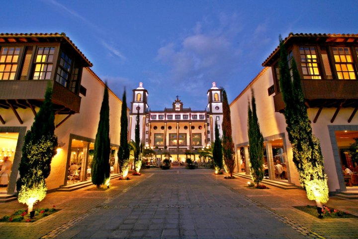洛普森伯爵别墅海水浴疗度假村(Lopesan Villa del Conde Resort & Thalasso)