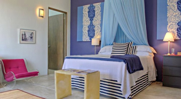 The Hotelito(The Hotelito)