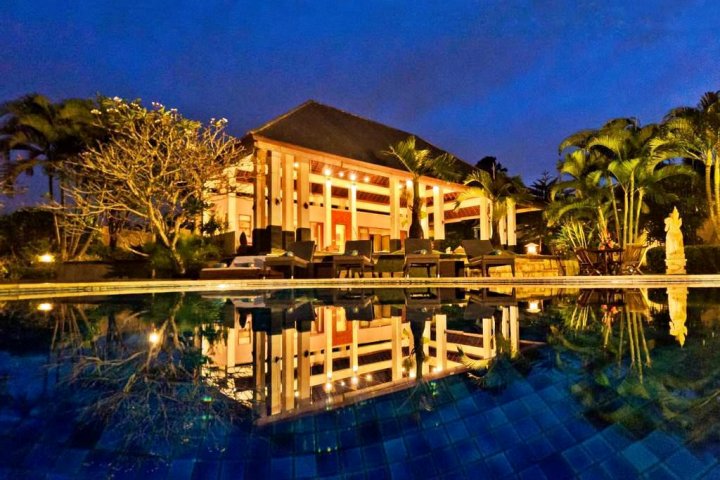巴厘梅纳里别墅酒店(Villa Menari Bali)