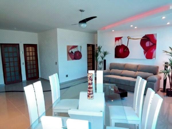 Beautiful 4Br Duplex Penthouse with Terrace, Private Pool and Stunning View to The Copacabana Beach!