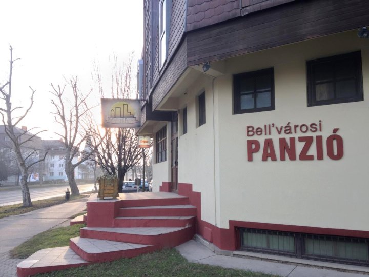 贝尔瓦罗斯盘兹奥酒店(Belvárosi Panzió)