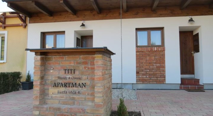 Titi Classic & Trendy Apartman