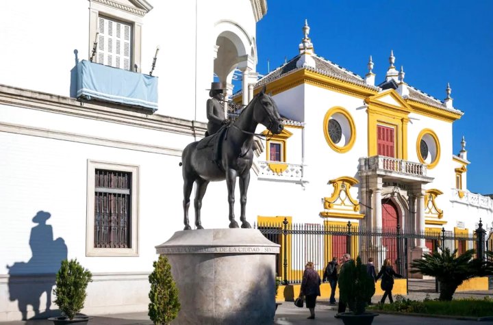 卡斯科历史塞维尔出租公寓(RentalSevilla Apartamento en El Casco histórico)