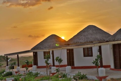 库奇怀特兰恩基亚约度假村(Kiaayo Resort White Rann of Kutch)