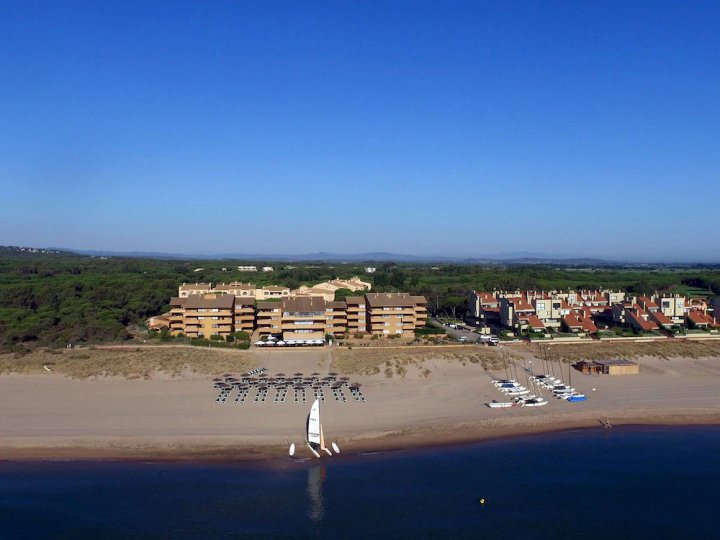 Spacious Apartment with Sea View and Directly on The Beach