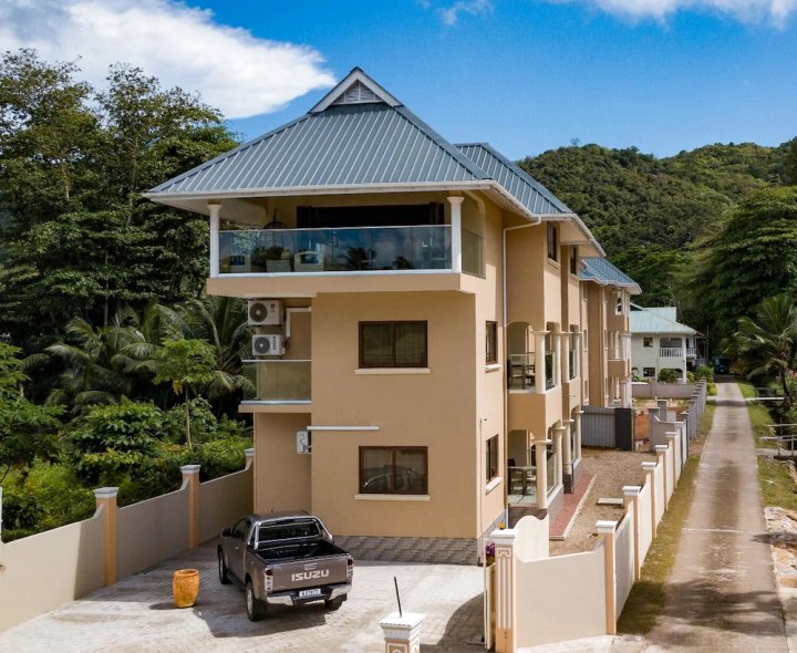 石头自助式公寓酒店(Stone Self Catering Apartments)