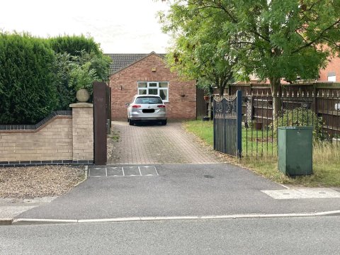 Lovely Bungalow in Newark