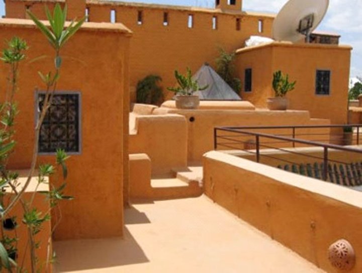 达尔多尼亚摩洛哥传统庭院住宅(Riad Dar Dounia)