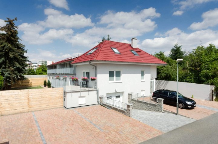 苏怡公寓(Pension Zličín)