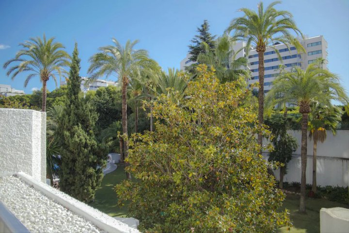 马贝拉中心公寓 - 离海滩 300 米(Apartment in Central Marbella 200m to The Beach !)