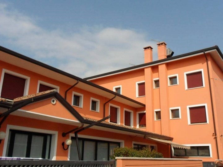 艾巴沙内洛餐厅酒店(Hotel Ristorante Al Bassanello)