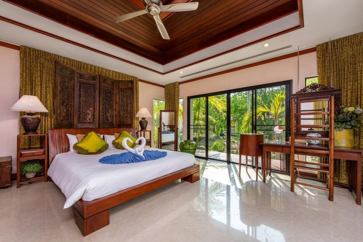 Villa Togian Baan Bua Style by Tropiclook