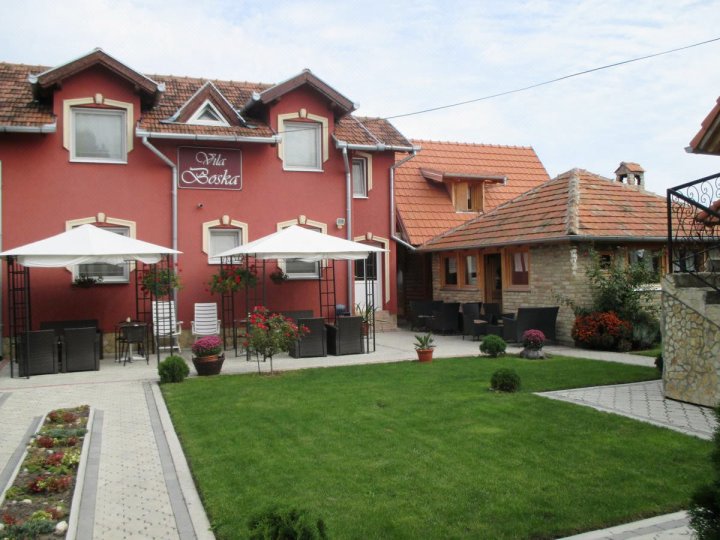 维拉部斯卡帕利克住宿加早餐旅馆(Vila Boska Palic)