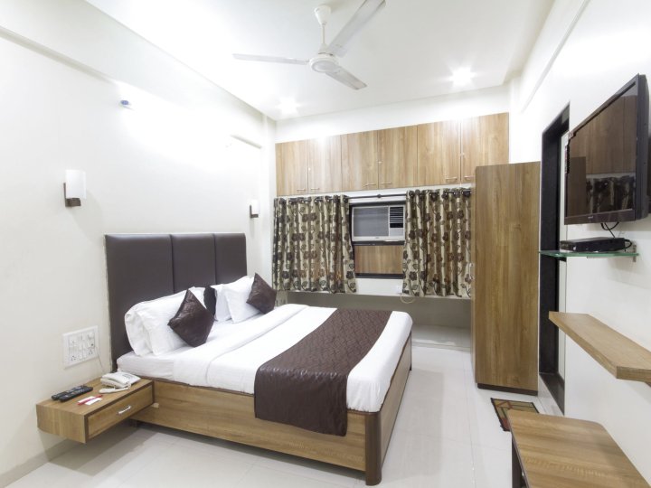 OYO Rooms Chembur Monorail Station