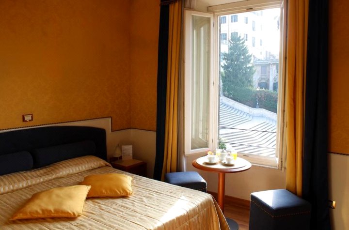 IH Hotels Piazza di Spagna View - Luxury Guest House