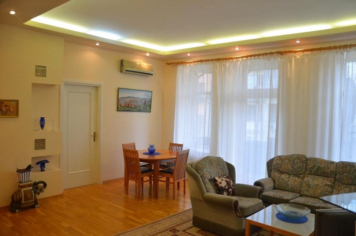 EnjoyMoscow Pushkin Square Apartments