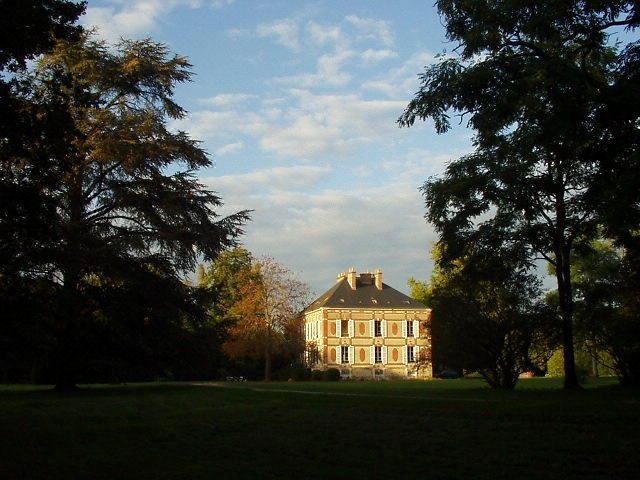 鲍法尔德斯城堡酒店(Château des Bouffards)
