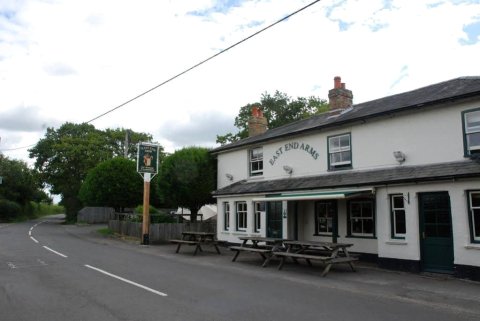 东臂酒店(The East End Arms)