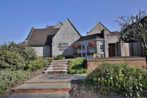 阔恩农庄酒店(Quorn Grange Hotel)