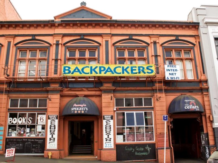 Pennys Backpackers