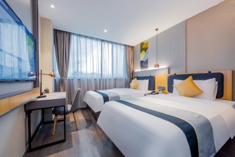 佳泰连锁商务宾馆(庄河高铁站店)