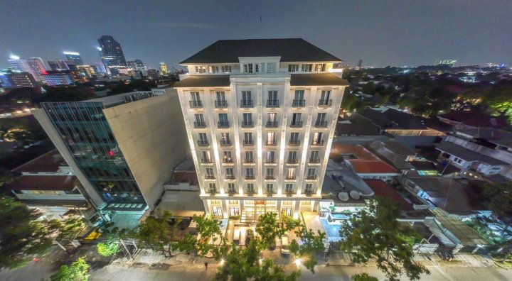 亚姆布鲁沃克塔姆林酒店(Jambuluwuk Thamrin Hotel)