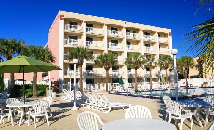 圣奥古斯丁海滩居伊哈维度假酒店(Guy Harvey Resort on Saint Augustine Beach)