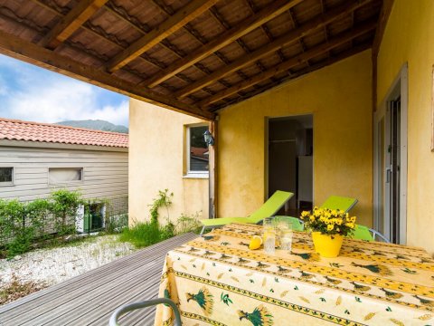 Villa in Park with Communal Swimming Pool, in the Provençal Mountains