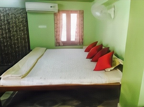 Jaipur Central: Wanderer's Room