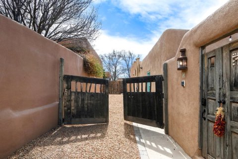 Casa Azul - Hilltop Gem, Authentic Santa Fe Style