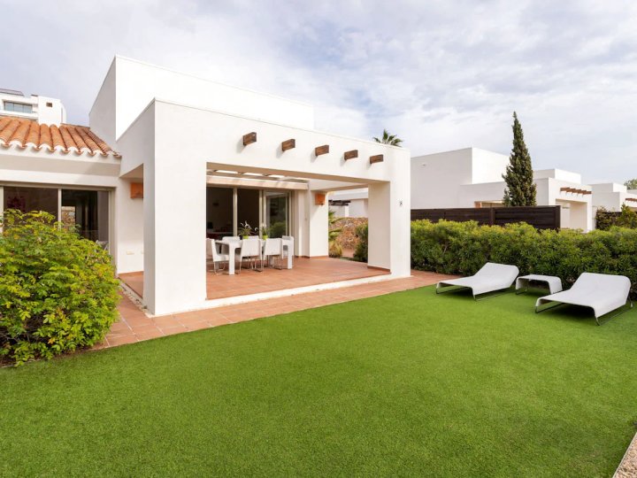 Classy Holiday Home in Orihuela with Garden