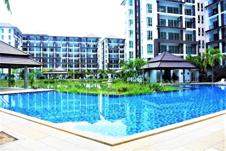 班萨莱湖与游泳池景观酒店(Bang Saray - Lake & Pool Views)