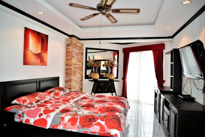 Beach Condo Jomtien Pool View Large Modern 1 Bedroom + Kitchen