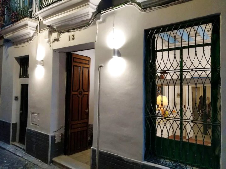 House with 6 Bedrooms in Sevilla, with Terrace and Wifi