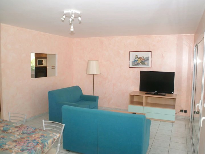 Spacious House, 100m from the Beach, Swimming Pool