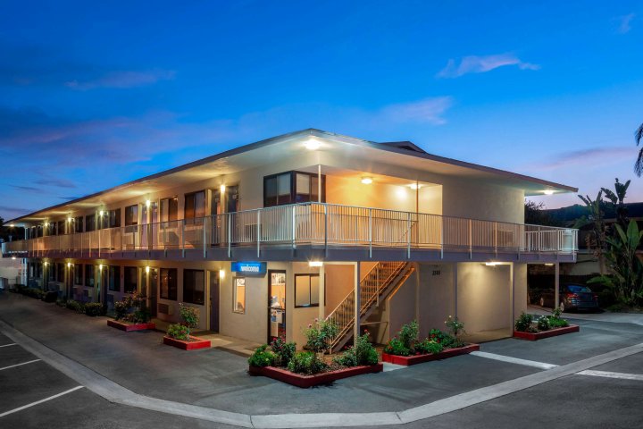圣巴巴拉6号汽车旅馆(Motel 6-Santa Barbara, CA - State Street)