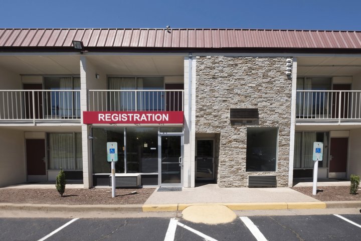 顿弗里斯-夸迪克红屋顶客栈(Red Roof Inn Dumfries - Quantico)