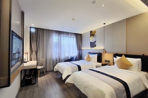 如家商旅酒店(平凉柳湖公园绿地广场店)