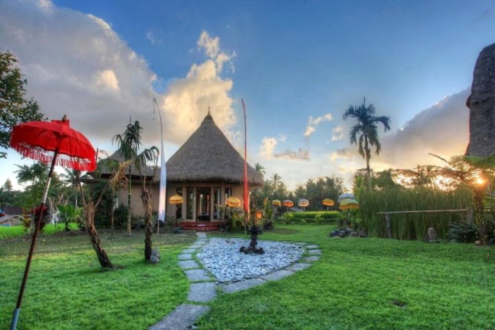 巴厘岛萤火虫别墅酒店(Villa Kunang Kunang Bali)